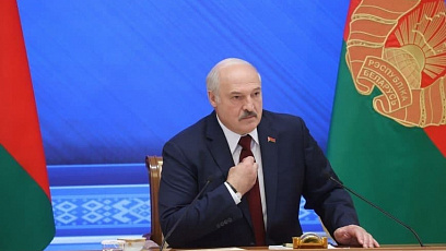 А. Лукашенко о том, благодаря чему экономика Беларуси развивается: Не обезумели и не ввели комендантский час