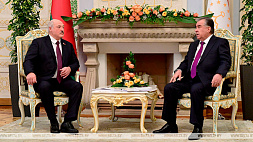 Лукашенко - Рахмону: Мы уже с вами "старейшины" в СНГ