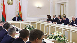 Лукашенко возмутился практикой завышения цен на товары под видом их обновления