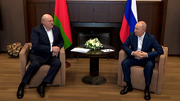 Лукашенко напомнил, что сами США запретили Украине продолжать с Россией мирные переговоры