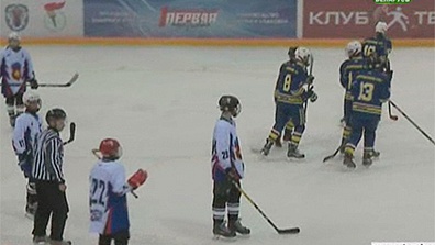 В Минске проходит Рождественский турнир любителей хоккея