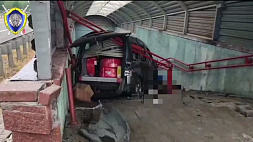 Влетевший в подземный переход автомобиль убил двух пешеходов в Дзержинском районе 