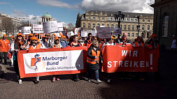 В Германии бастуют медики и бортпроводники 