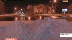 Четвертый день белорусы продолжают сражаться со снежной бурей