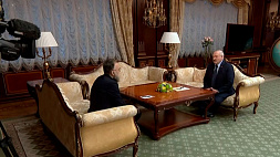 Президент Беларуси провел встречу с российским философом Александром Дугиным 