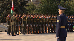 Секретари совбезов стран ОДКБ возложили цветы к обелиску на площади Победы в Минске