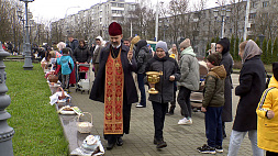 С добрыми мыслями и светом в душе - православные верующие празднуют Пасху