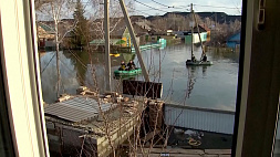 Уровень воды в реке Урал в Оренбурге за сутки вырос до 12 м