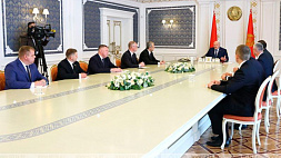 Александр Лукашенко потребовал реформировать Академию управления при Президенте