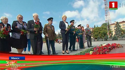 Центром паломничества гостей и жителей Минска сегодня станет монумент на площади Победы